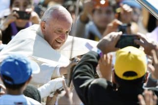 "Basta de descartes", dice el Papa en misa en Bolivia