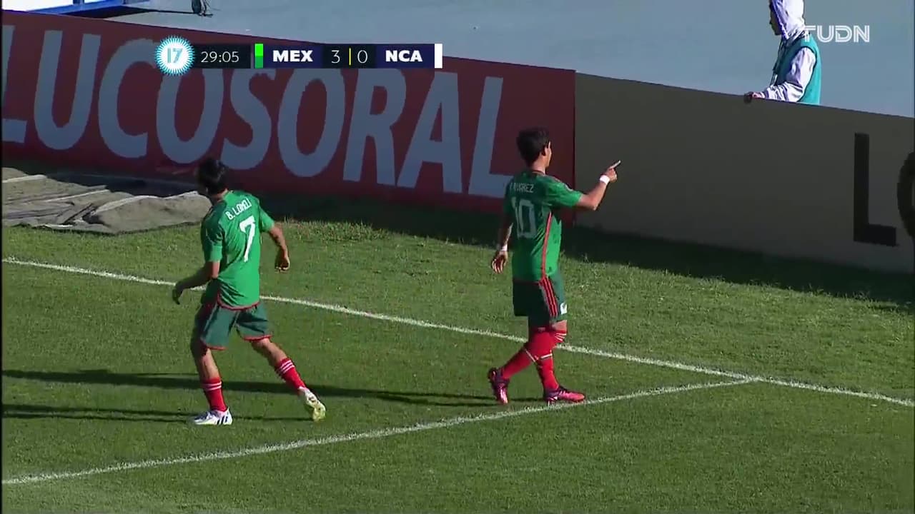 ¡Golazo del 'Mini Tri'! Álvarez le pone en el ángulo y marca el 3-0 de México