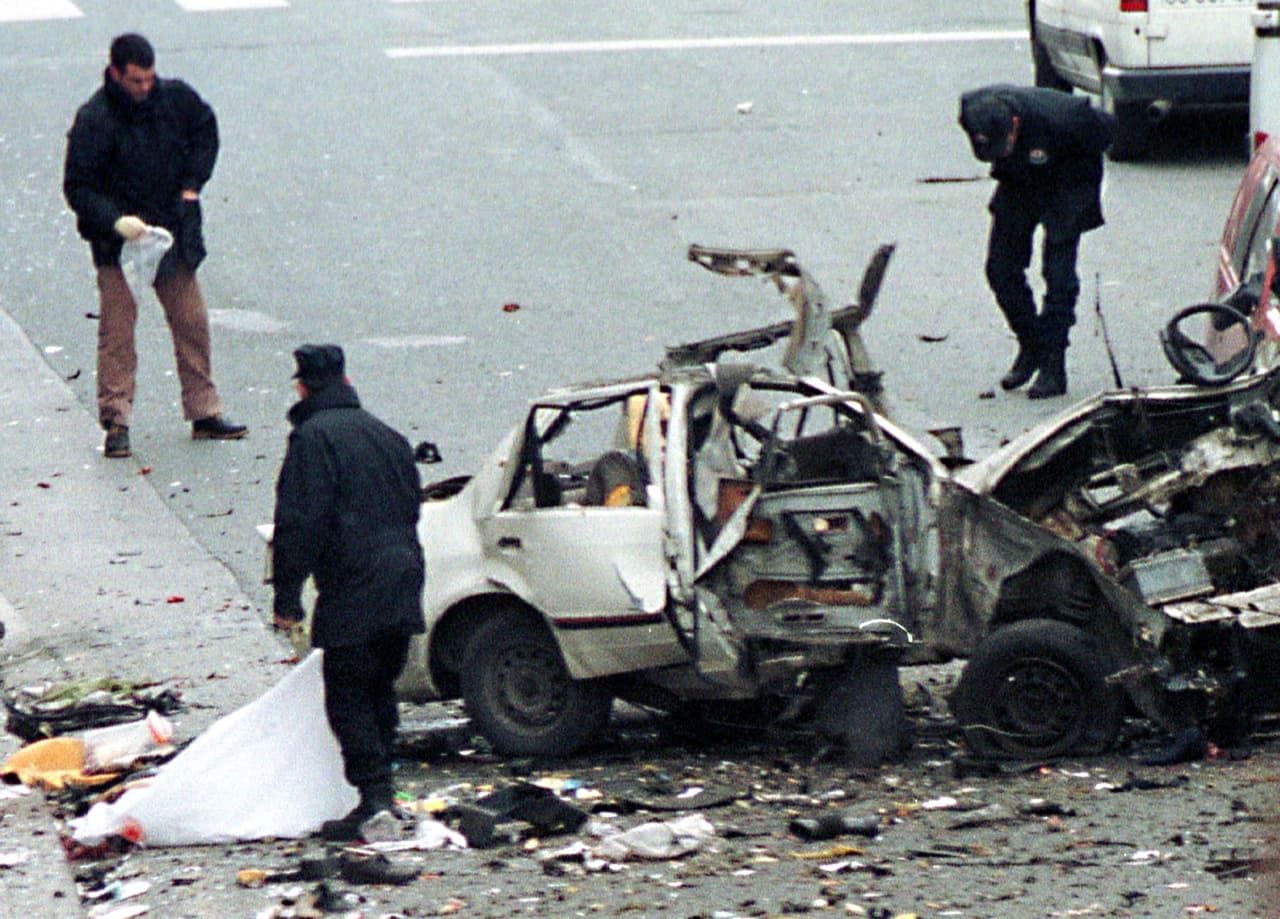 En Bilbao, España la ETA fue el culpable de un ataque terrorista en el centro de la ciudad, afortunadamente solo hubo dos heridos sin gravedad.