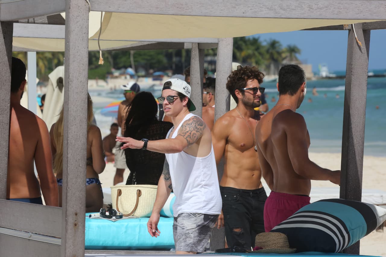 Casper también hizo algunos comentarios a los camarógrafos.