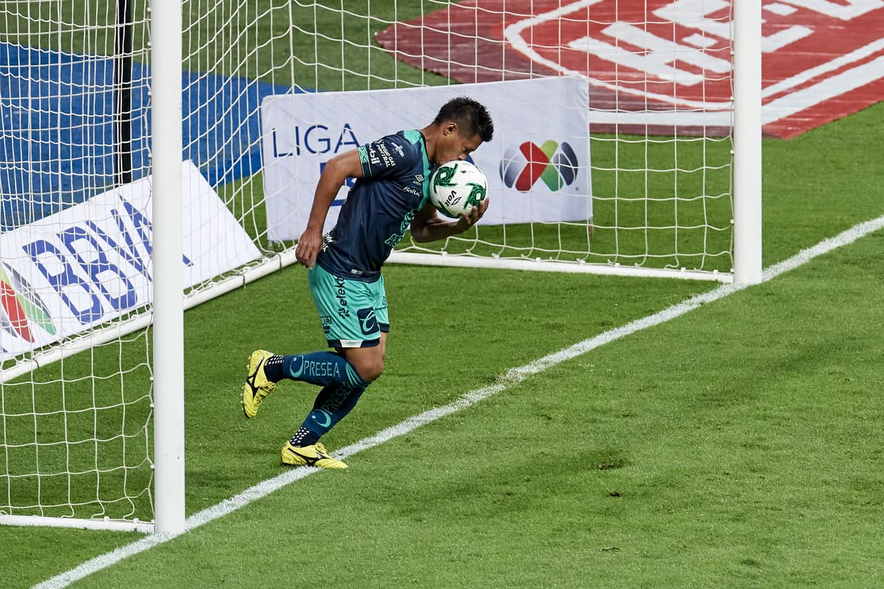 Puebla empata una desventaja de 2-0, fuerzan los penales y se quedan con la clasificación al imponerse 4-2 a Monterrey en la tanda de penales.