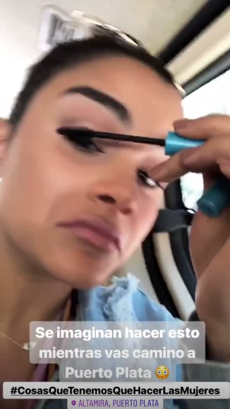 Por otro lado, 
<a href="https://www.univision.com/shows/el-gordo-y-la-flaca/la-divertida-foto-de-clarissa-molina-en-roma-que-tuvo-un-final-atropellado-fotos">Clarissa Molina</a> está muy contenta de estar por unos días en su natal país, y compartió un divertido video en redes sociales donde trata de maquillarse a pesar de los hoyos en la carretera.