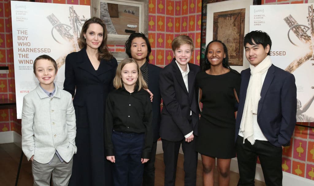 Brad y Angelina comparten seis hijos: Maddox, 19, Pax, 17, Zahara, 16, Shiloh, los gemelos Vivienne y Knox de 14 y 12 años.Brad y Angelina comparten seis hijos: Maddox, 19, Pax, 17, Zahara, 16, Shiloh, los gemelos Vivienne y Knox de 14 y 12 años. 
<br>