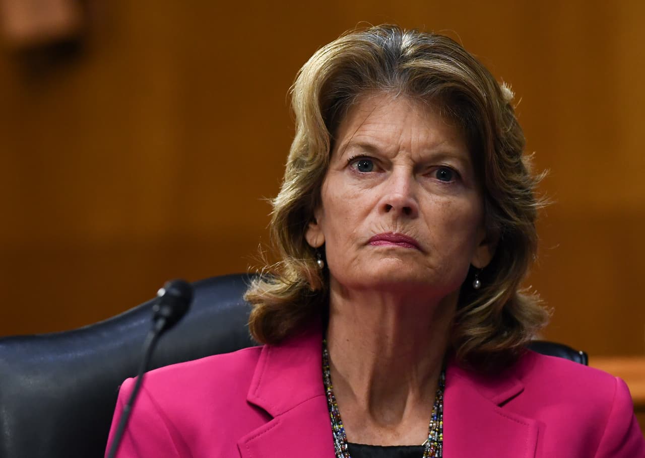 <b>Lisa Murkowski. </b>“Felicito al presidente electo Biden y a la vicepresidenta electa Harris y estaré lista para trabajar con su gobierno cuando asuman el cargo", dijo en un comunicado la senadora por Alaska. Señaló que apoyará a los nominados al nuevo gobierno siempre que estén calificados. “Es nuestro presidente electo. Todos los presidentes tienen derecho a su gabinete ”, señaló Murkowski.
<br>