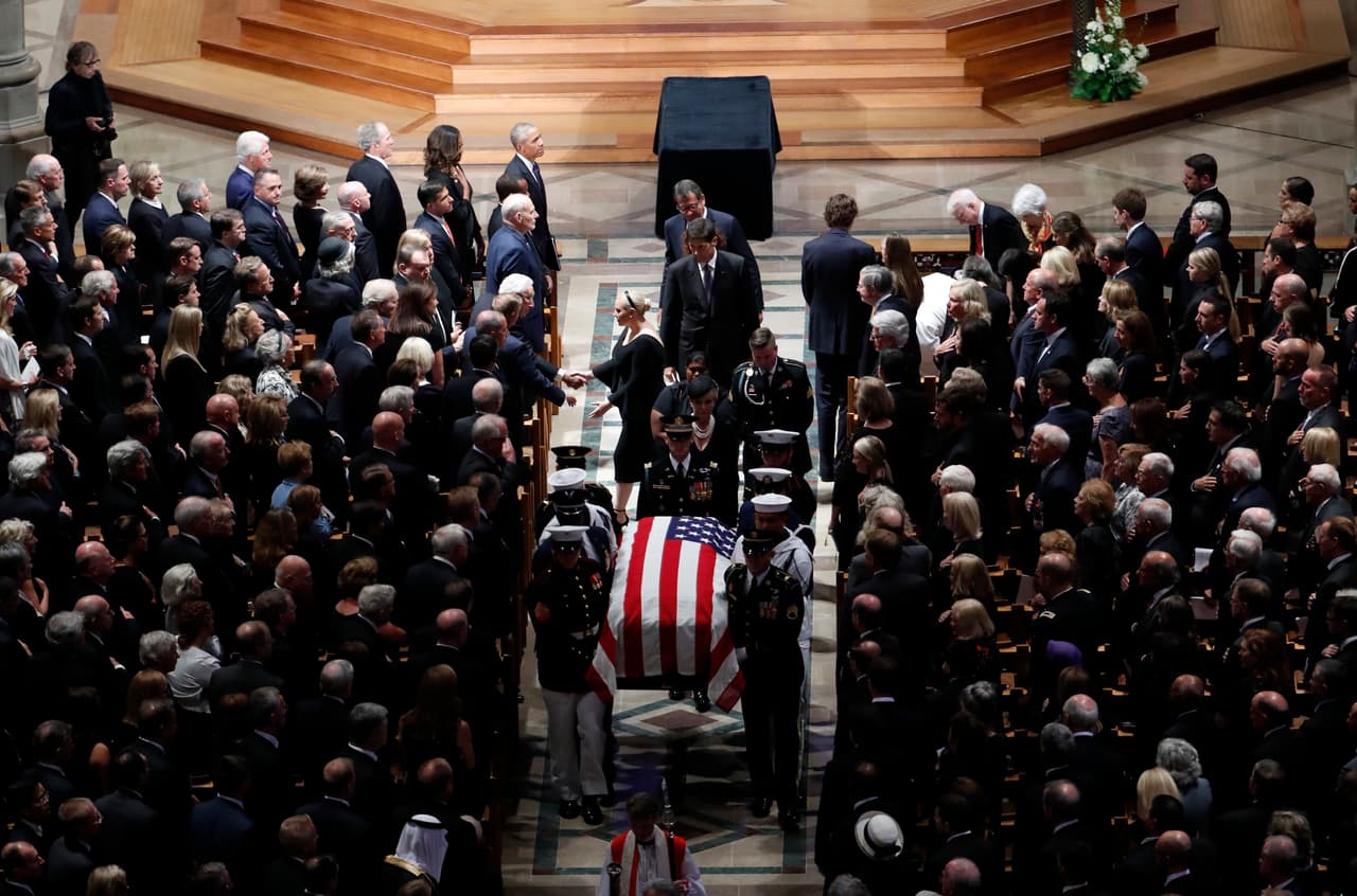 El funeral de John McCain se convierte en una lección de convivencia política y un regaño a Donald Trump