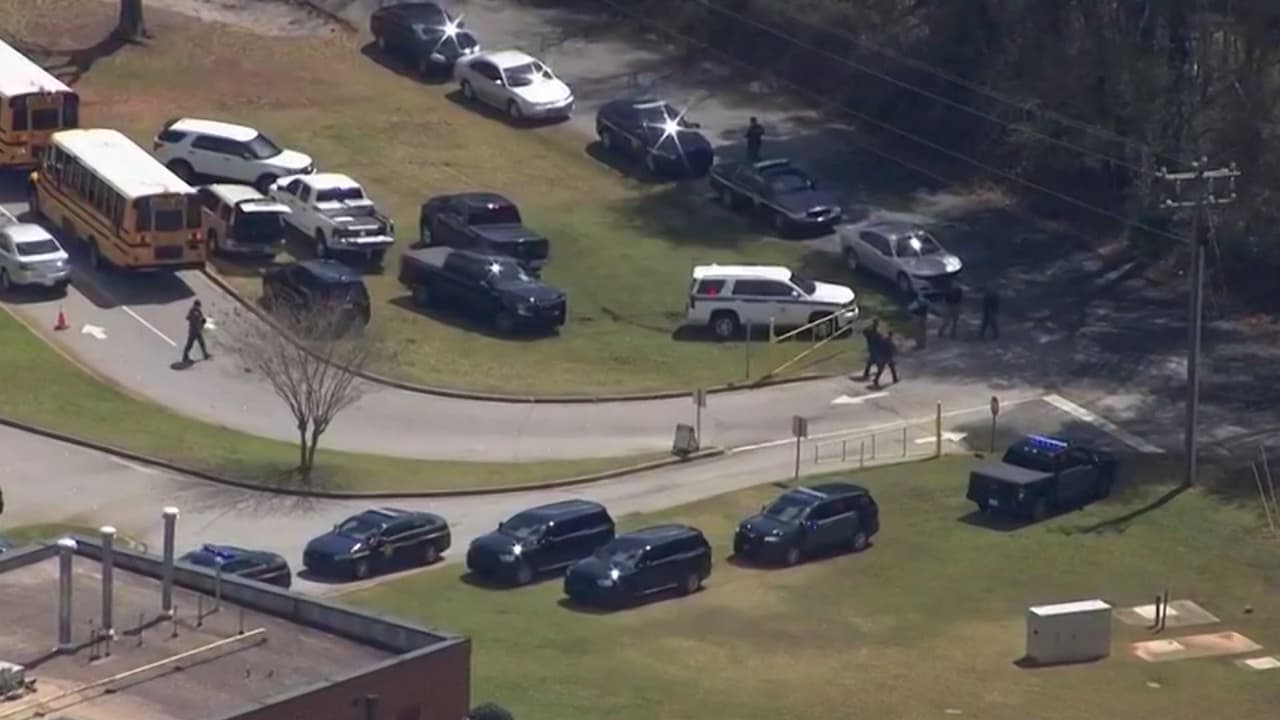 Tiroteo en escuela intermedia de Carolina del Sur deja un estudiante de 12 años muerto