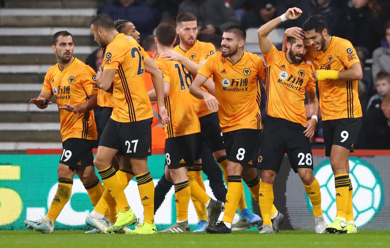 Moutinho (21’) abrió el marcador para los Wolves y Jiménez (31’) marcó el 2-0. Cook (59’) marcó el descuento.