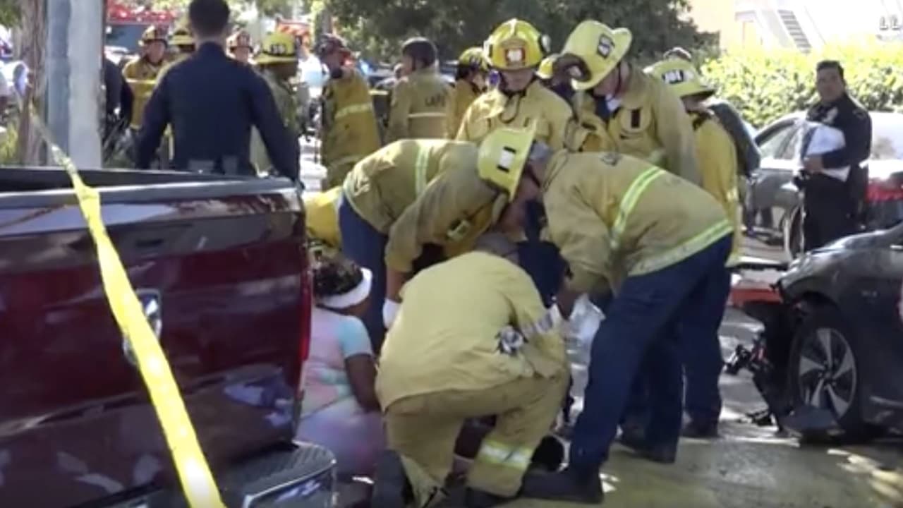 Siete personas heridas, dos de ellas de gravedad, tras tiroteo en show de autos en el sur de California