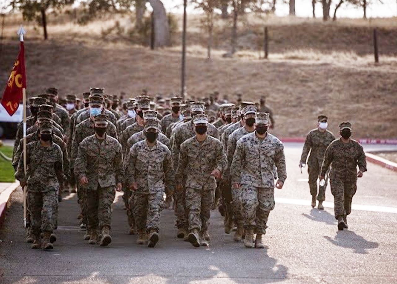 <b>250 miembros de infantería de marina y marineros del séptimo batallón de apoyo de ingenieros </b>de la Marina estadounidense se incoporan a las tareas de contención del
<b><a href="https://www.univision.com/local/fresno-kftv/un-desastre-sin-precedentes-incendio-creek-destruye-areas-vacacionales-del-centro-de-california">incendio Creek,</a></b> el cual ya es considerado uno de los 10 incendios más grandes de la historia de California.
<br>