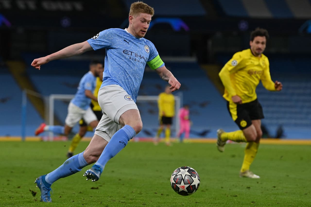 De Bruyne considera al City "privilegiado" por pelear el triplete