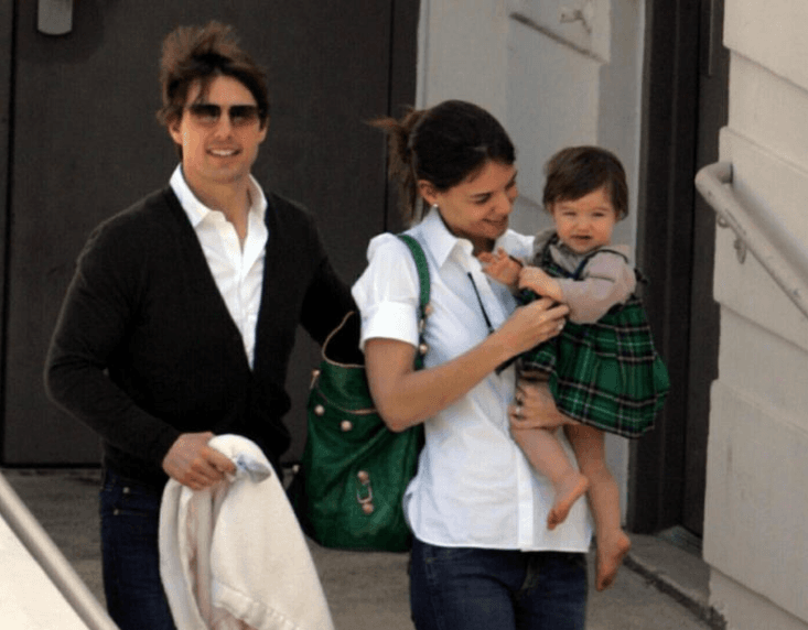 Tras el divorcio, surgieron reportes sobre un acuerdo para la manutención de Suri que rondaba los 
<a href="https://www.univision.com/entretenimiento/chismes/tom-cruise-dara-a-katie-holmes-10-millones-de-dolares-para-manutencion-de-suri" target="_blank">10 millones de dólares</a>.