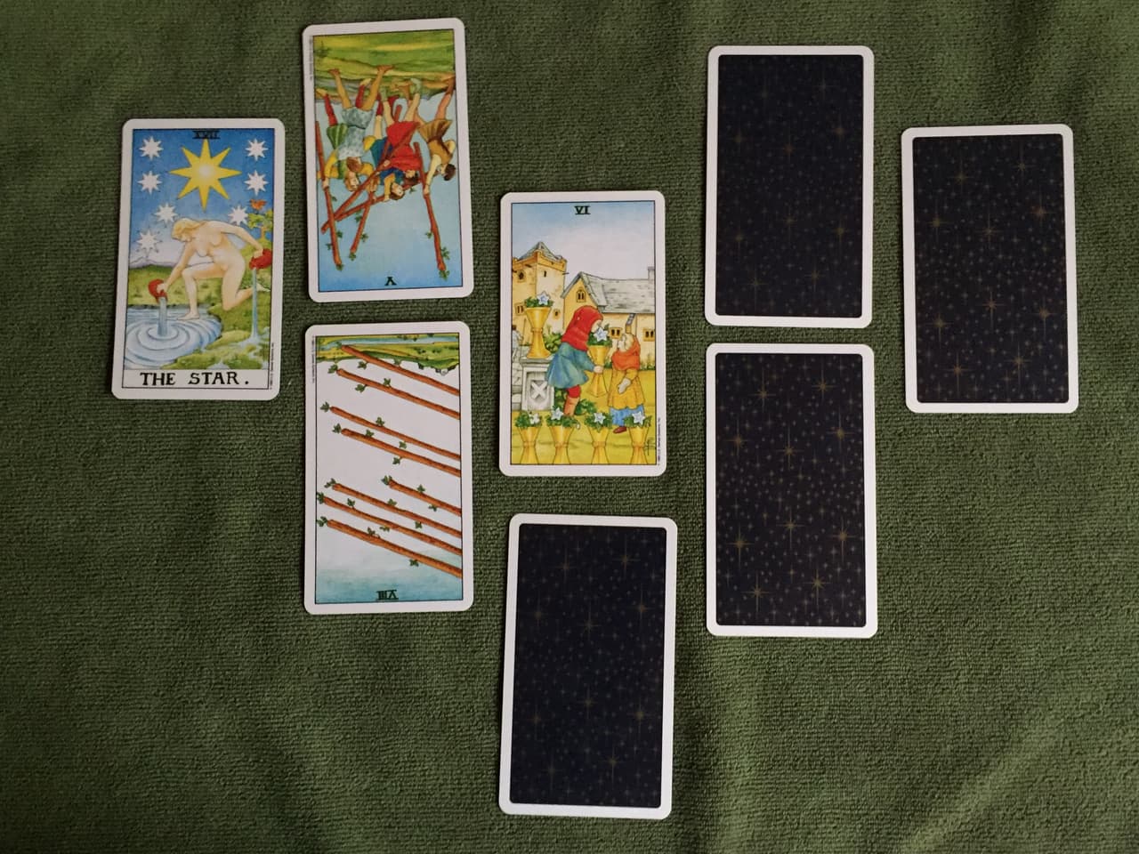 <b>Carta 4:</b> Esta posición habla de lo negativo que tiene la persona, lo que necesita trabajar o pulir dentro de su personalidad o dentro de su relación de pareja. O sea, informa lo que debe cambiar, trabajar o evitar hacer para poder tener éxito en el amor.