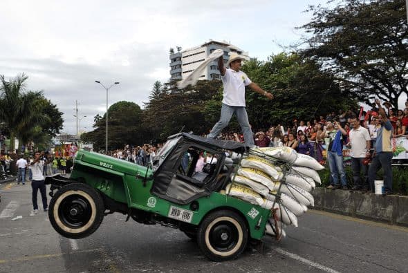 El desfile anual del 'Yipao' se realiza en Armenia, capital de Quindío, desde 1988. Con él, los lugareños buscan rendirle tributo a este vehículo, que se convirtió en ícono de la región cafetera colombiana.