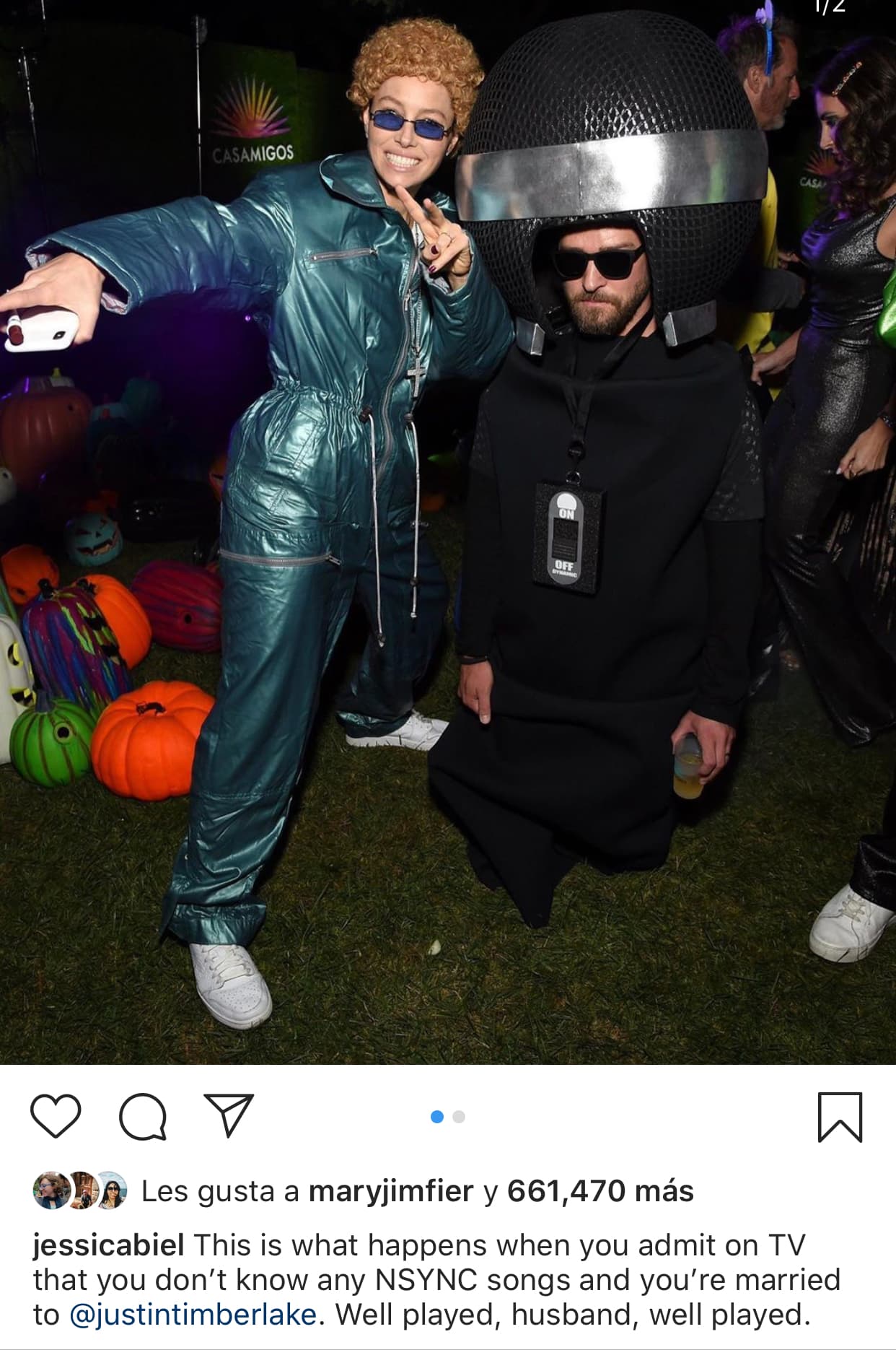 Otra pareja que también combinó sus atuendos fue la de Jessica Biel y Justin Timberlake. Biel se disfrazó del propio cantante, mentras que él fue un gran micrófono.