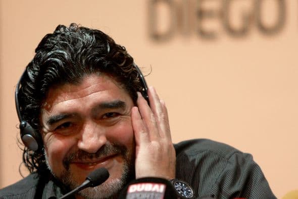 Diego Armando Maradona viajaría la próxima semana a Italia para aclarar algunas cuentas pendientes que tiene con el fisco de aquél país.