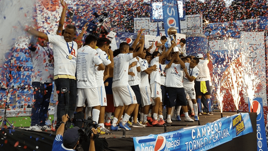 Alianza se corona campeón de fútbol salvadoreño al vencer a FAS