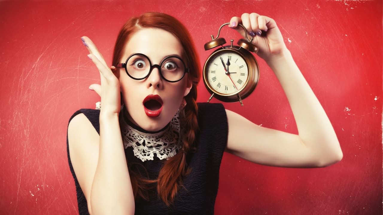 Según está establecido por la ley, el Departamento de Transporte supervisa el cambio de horario según a un mandato federal bajo la Ley de Horario Uniforme de 1966. La agencia justifica esta medida afirmando que ayuda a la reducción del consumo energía, se alcanza una mayor productividad económica y también se reportan ventajas en la seguridad.
<br>