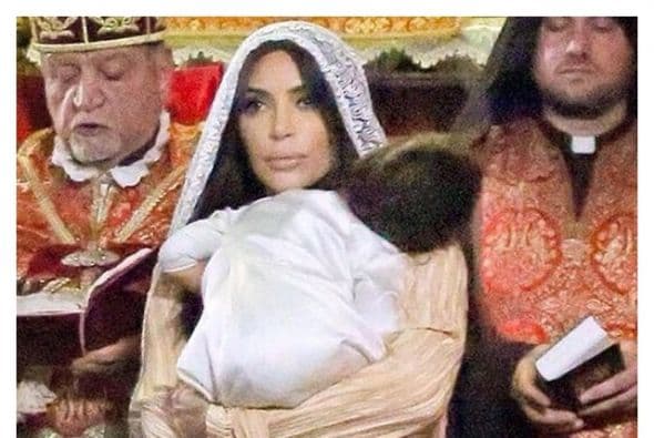 Estas son fotos de su bautizo en Jerusalén.