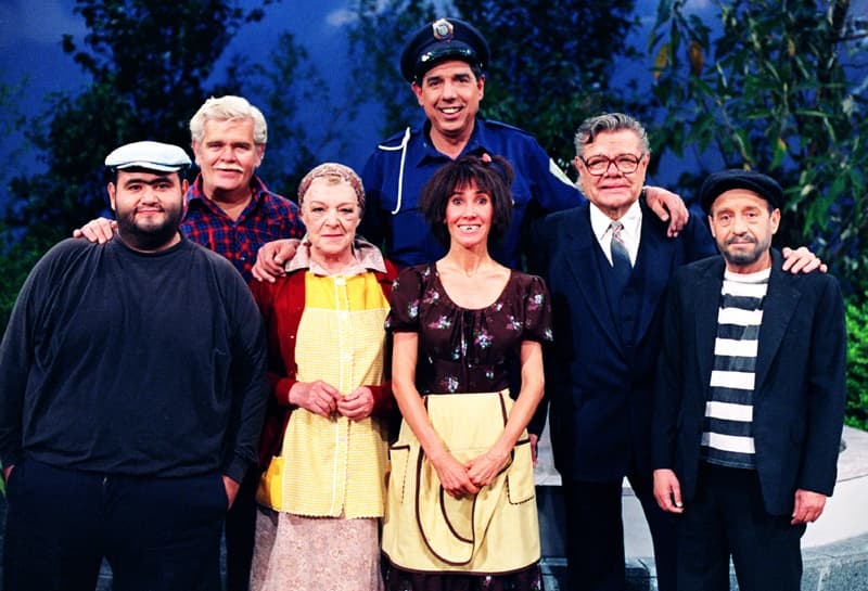 Chespirito y su elenco