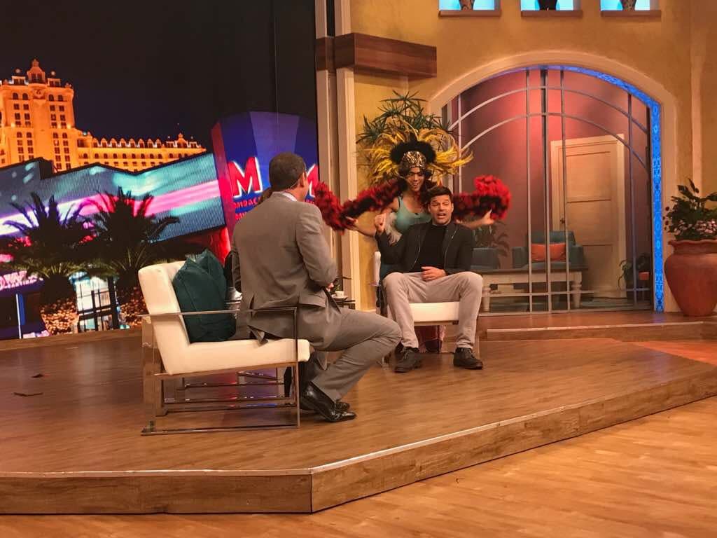 Una visita inesperada llegó a encontrarse con Ricky Martin.