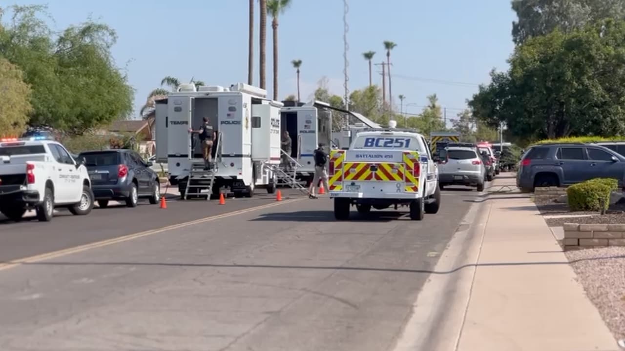 Además, se sabe que elementos del equipo SWAT se han hecho presentes en el lugar, pero se desconocen los motivos.