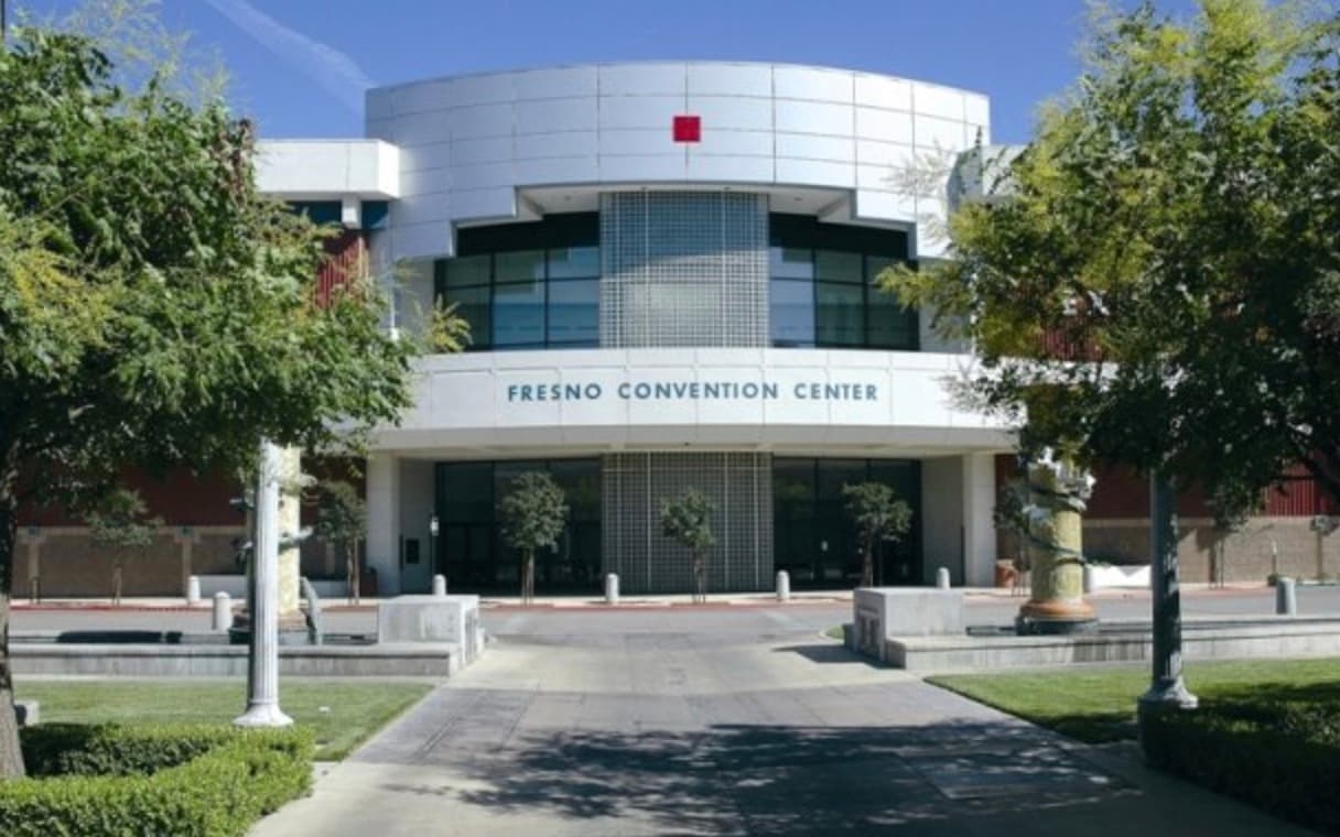 Habilitan el Centro de Convenciones de Fresno como hospital improvisado para enfrentar crisis por coronavirus