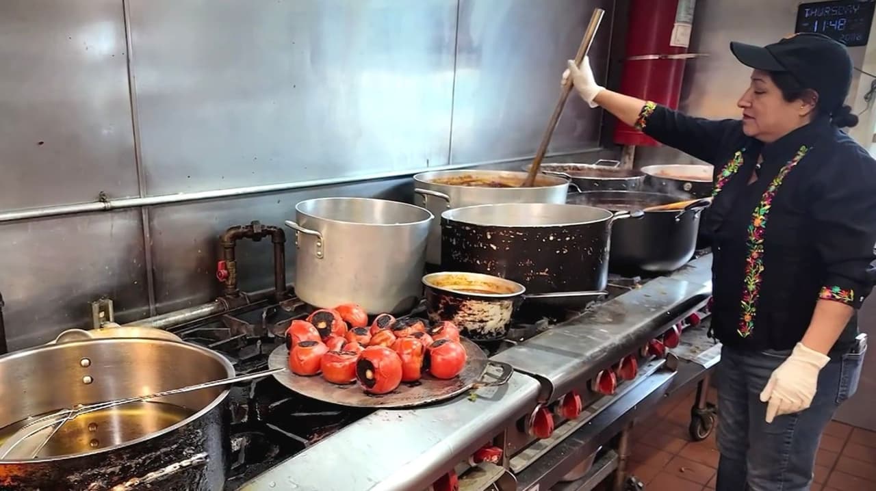 Mujer triunfa con negocio de tamales en Nueva York, tras ser arrestada en 18 ocasiones