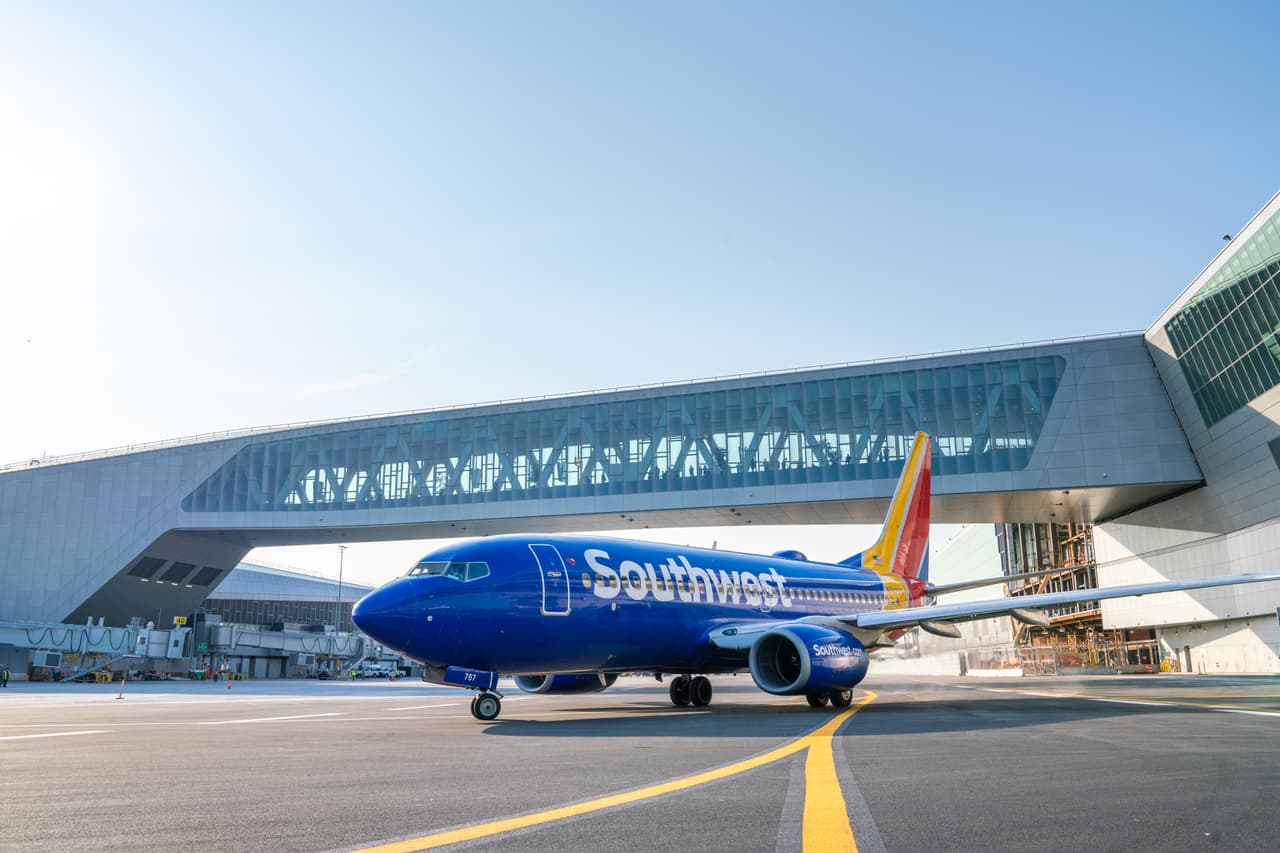 La nueva terminal mide 1.3 millones de pies cuadrados y fue diseñada teniendo en cuenta su funcionalidad.
<br>