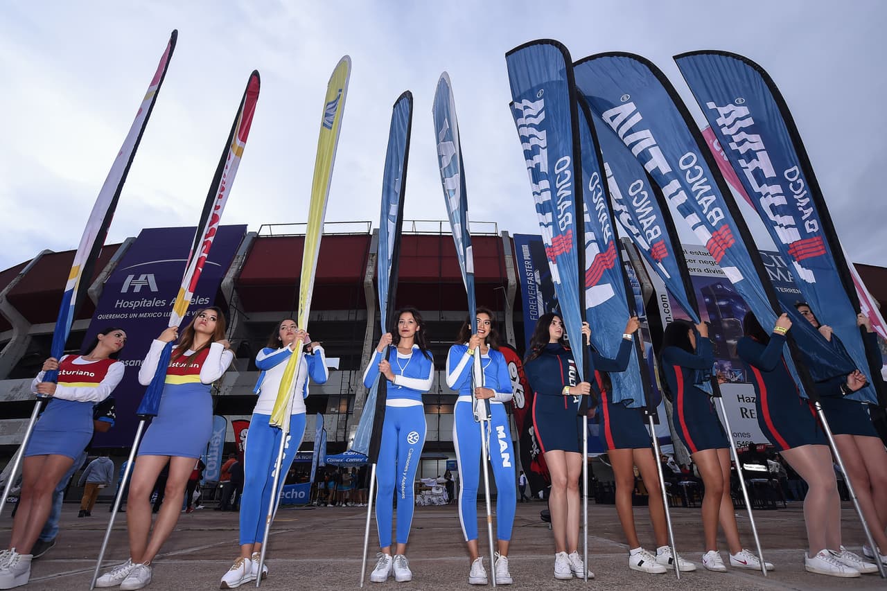 Mucho ambiente en los alrededores del mundialista inmueble.