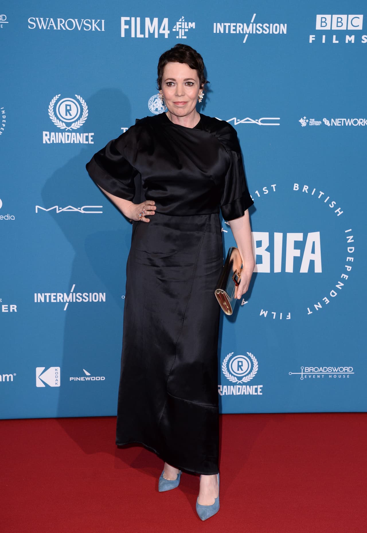 Olivia Colman, actriz ganadora del Oscar por
<b><a href="https://www.youtube.com/watch?v=SYb-wkehT1g" target="_blank">'The favourite'</a></b>, reemplazó a Claire Foy interpretando a la reina Isabel en la tercera temporada de la serie
<b><a href="https://www.youtube.com/watch?v=wZNKBHGpyUk" target="_blank">'The crown'</a></b>. La actriz estuvo de visita en
<b><a href="https://www.youtube.com/watch?v=lS10yR_zuio" target="_blank">'The Graham Norton show'</a></b> para hablar sobre su trabajo.