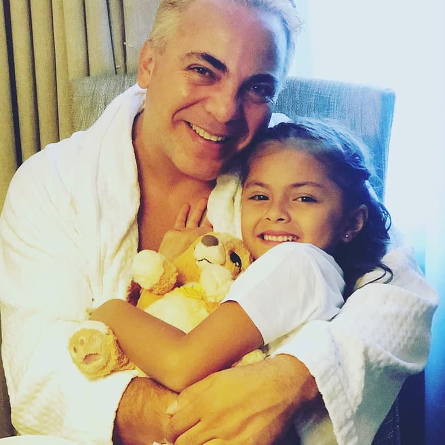 El hijo de ‘El Loco’ Valdés confirmó que su novia es de Barranquilla, Colombia; país de donde también es Paola Erazo, una de sus exparejas y con quien procreó una hija.