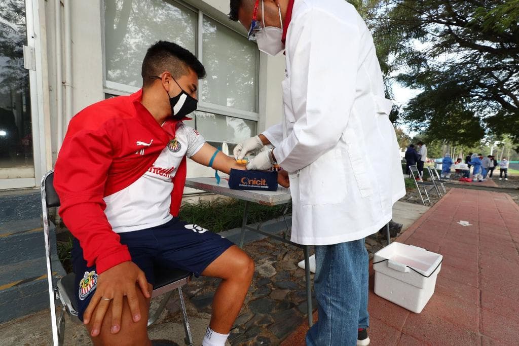 De cara a la pretemporada, jugadores de Chivas se sometieron a pruebas físicas y de COVID-19 para iniciar su preparación al Torneo Guard1anes 2020.
