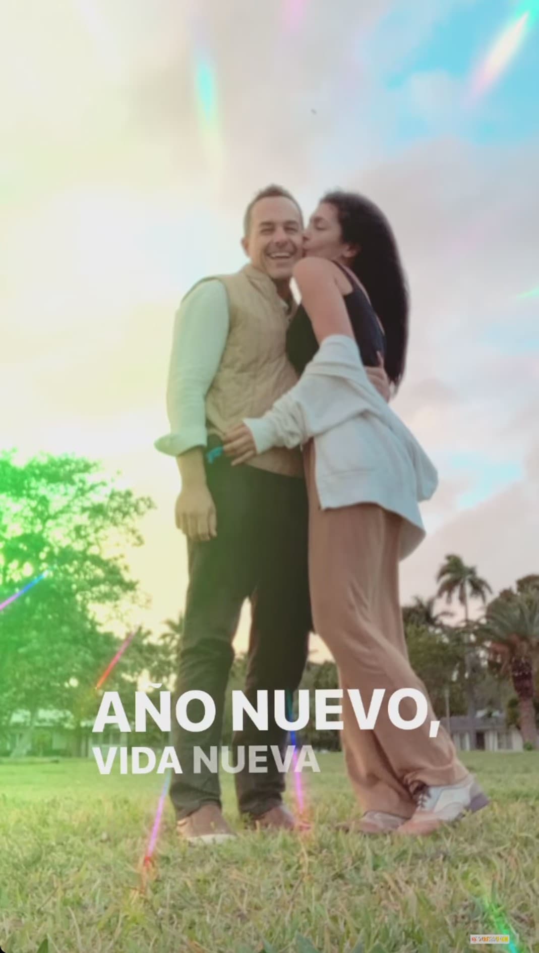 En aquella ocasión se limitó a mostrar que está feliz con tan solo una foto en la que resaltó una estrofa del tema 'Año nuevo, vida nueva' de la orquesta venezolana Brillos Caracas Boys.