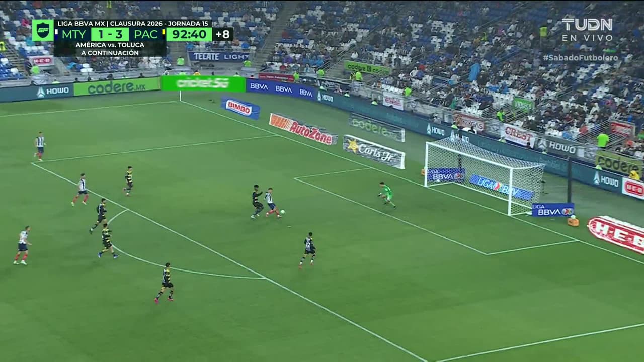 ¡TIRO ATAJADO! disparo por Roberto de la Rosa.