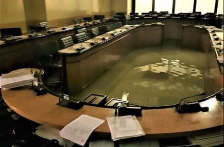 Se inunda sede del Concejo en Venecia tras rechazar medidas contra el cambio climático