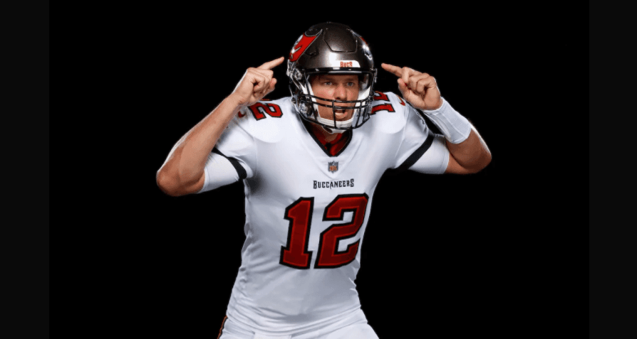 También utilizó el uniforme de visitante en color blanco