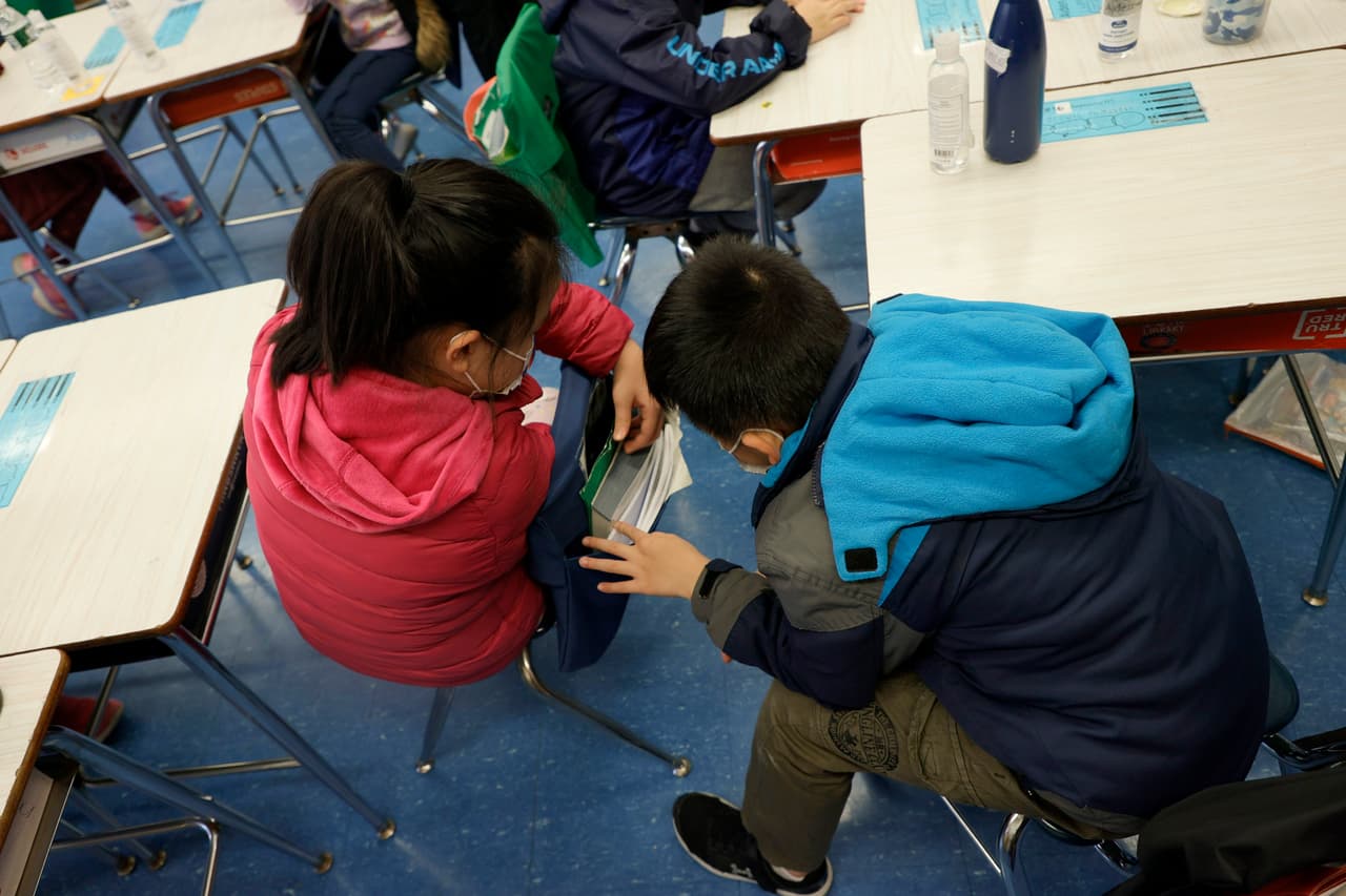 Además, se espera que la FDA autorice las dosis de refuerzo para todos los adultos mayores de 18 años a nivel nacional.