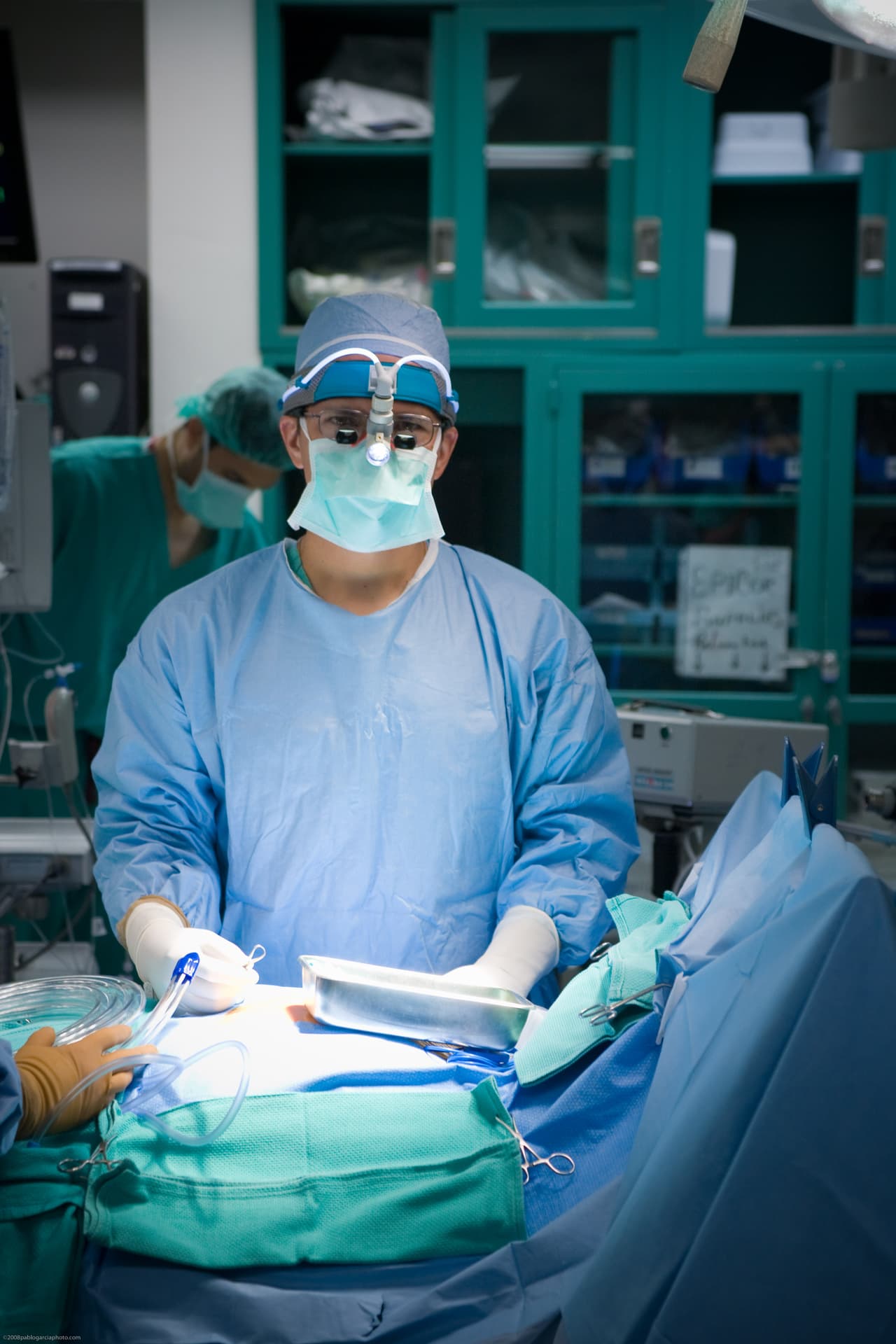 De indocumentado a cirujano en un hospital de Long Island