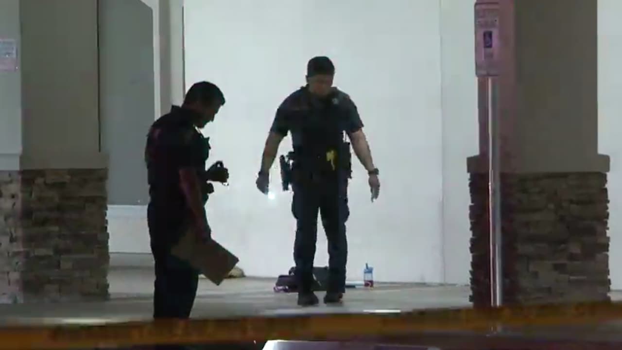 Matan a tiros a indigente en el estacionamiento de un centro comercial al norte de Houston
