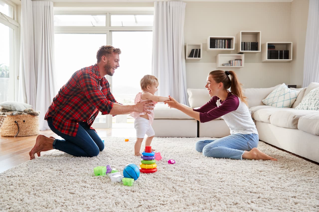<b>Obstáculos. </b>Cuando nuestros hijos están aprendiendo a caminar necesitan tener el camino libre, por lo que nosotras tenemos la responsabilidad de mantener libre el terreno para que ningún obstáculo provoque su caída.