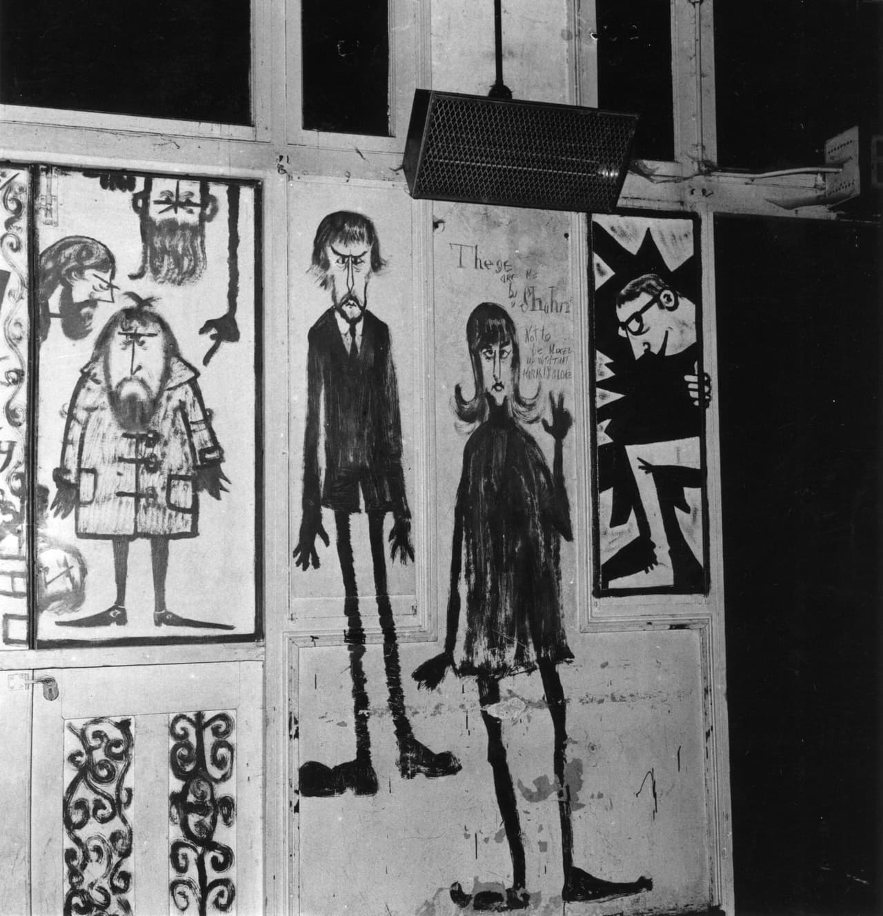 Sus críticos deberían recordar que el uso de este tipo de pantalones en hombres no tiene nada de nuevo. Se remonta a los Beatniks de los años 50...