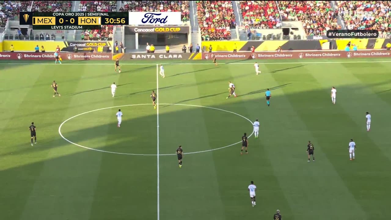 ¡TIRO ATAJADO! disparo por Dixon Ramírez.