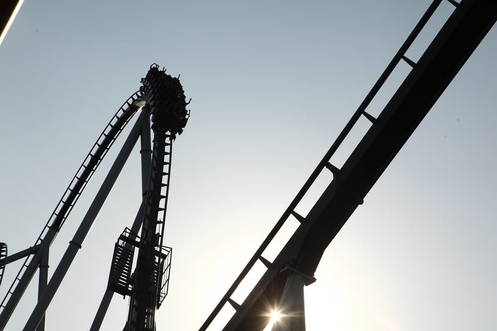Imagen de archivo de una montaña rusa.