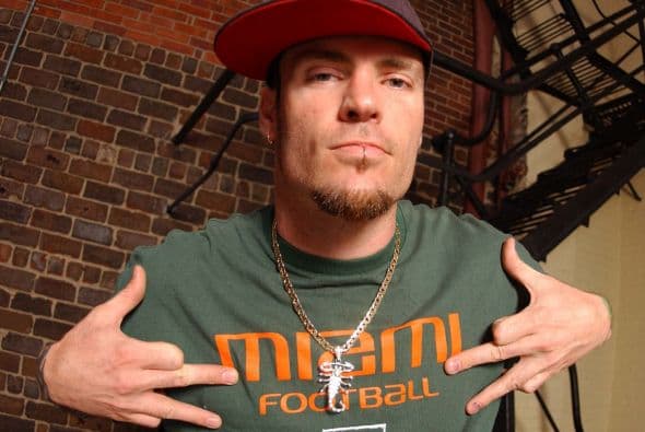 Mientras que 'Vanilla Ice' ganaba fama mundial con el tema "Ice ice baby", la cual se escuchaba por todos lados.