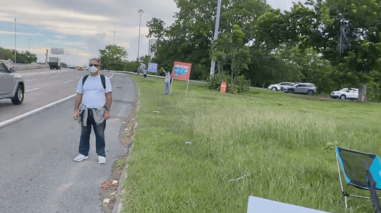 La manifestación a partir de la salida 21 en el expreso Las Américas.