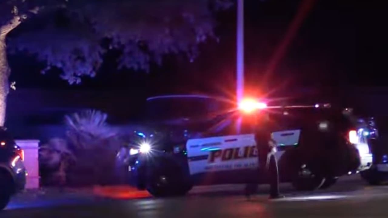 Al menos cuatro policías son baleados en la zona de Sonterra en San Antonio: piden no acercarse