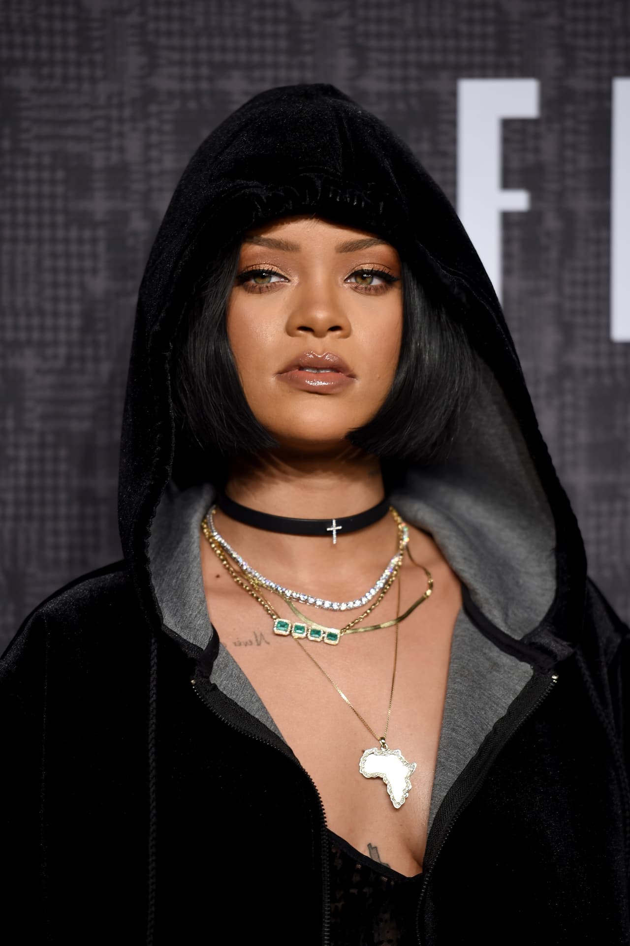 Si quieres conocer en la intimidad a Rihanna, espera a ver el documental que ya está preparándose, inspirado en su vida.