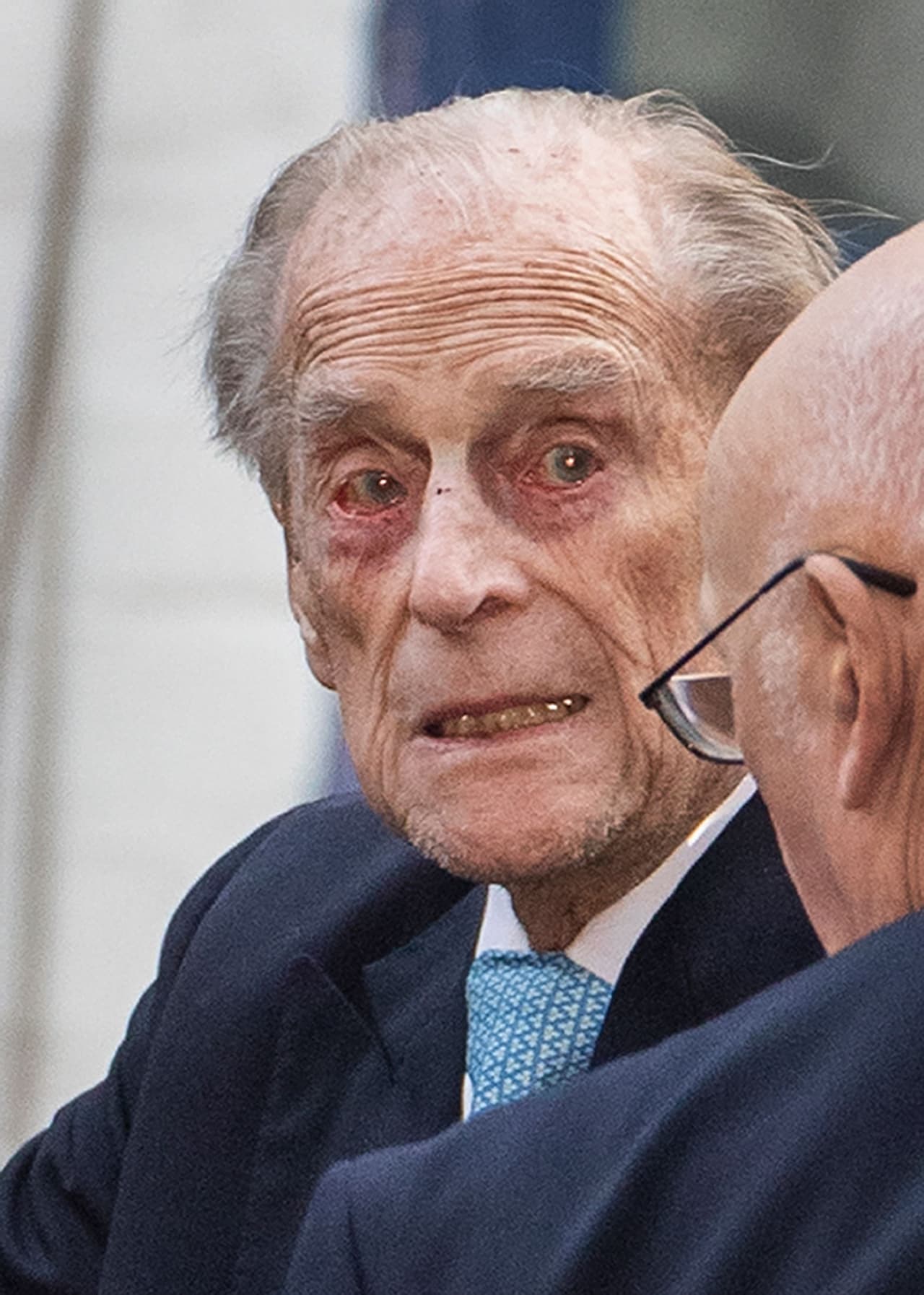 Un día después de que fue dado de alta, la periodista y experta en realeza Katie Nicholl dijo a '9Honey' de Australia que la familia real británica 
<b><a href="https://www.univision.com/famosos/principe-philip-entrevista-meghan-markle-harry-entrevista-oprah" target="_blank">había tratado de ocultarle</a></b> las declaraciones que Meghan Markle y el príncipe Harry dieron a Oprah Winfrey. 
<br>