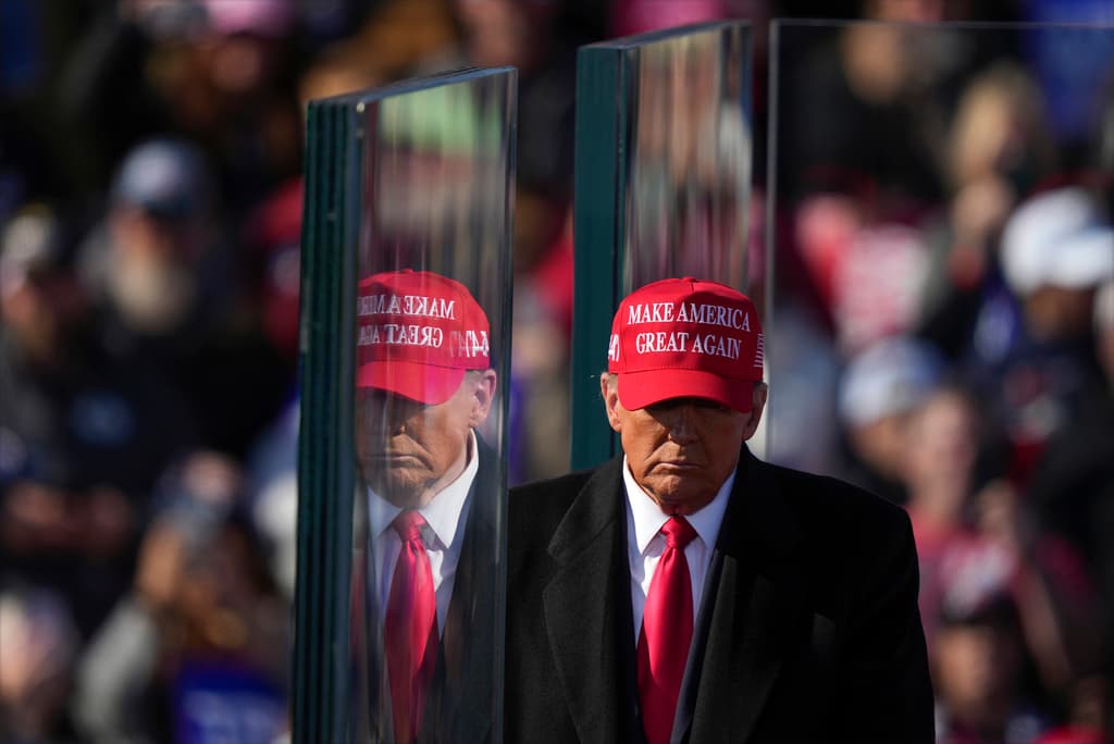 🔴 Elecciones en EEUU 2024 EN VIVO | Trump dice que nunca debió haber dejado la Casa Blanca en un sombrío mitin en Pensilvania