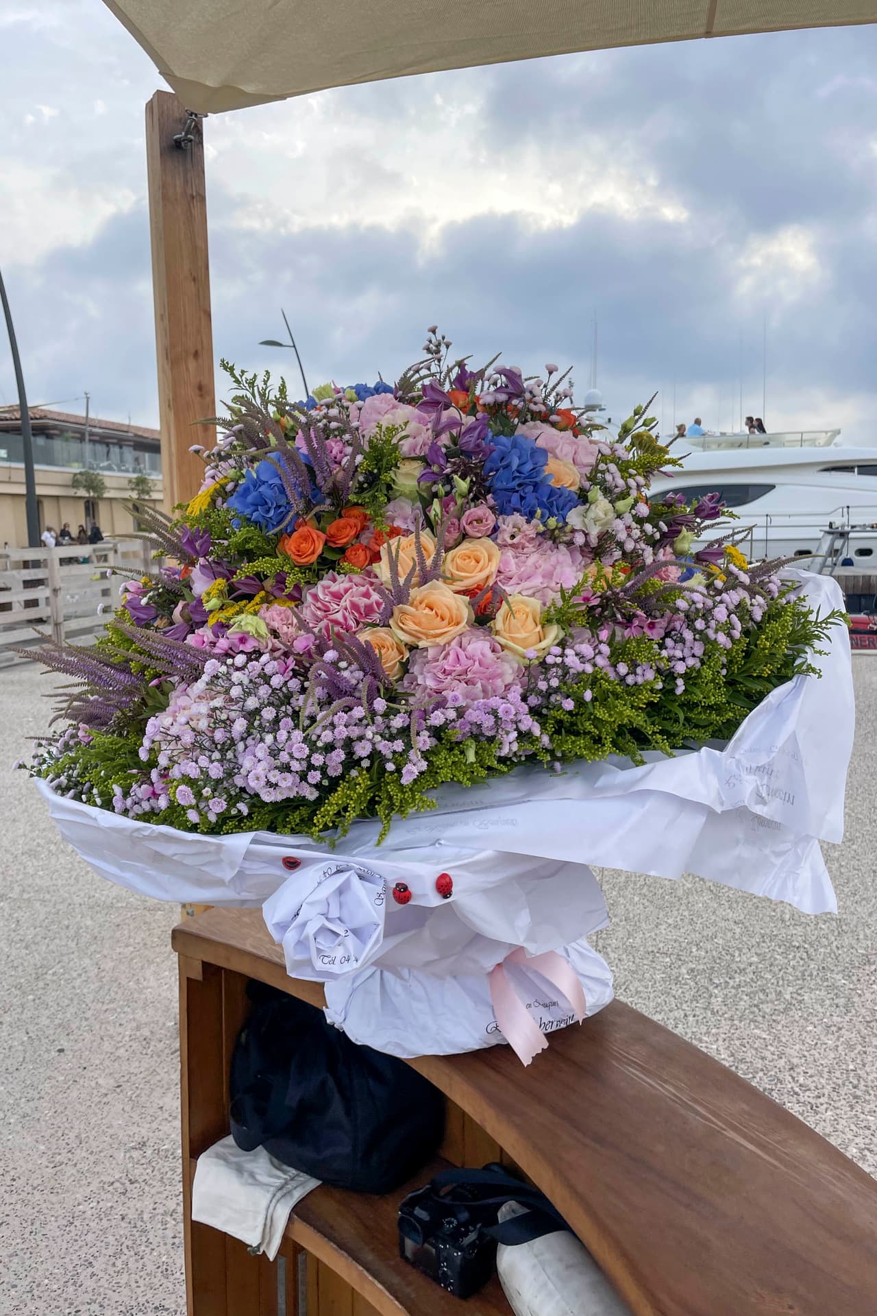 Algunos de los arreglos sirvieron para decorar la embarcación. 
<br>